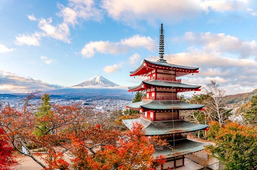Mount Fuji Highlights Tour: Chureito Pagoda, Lake Kawaguchi, Oshino Hakkai, & More