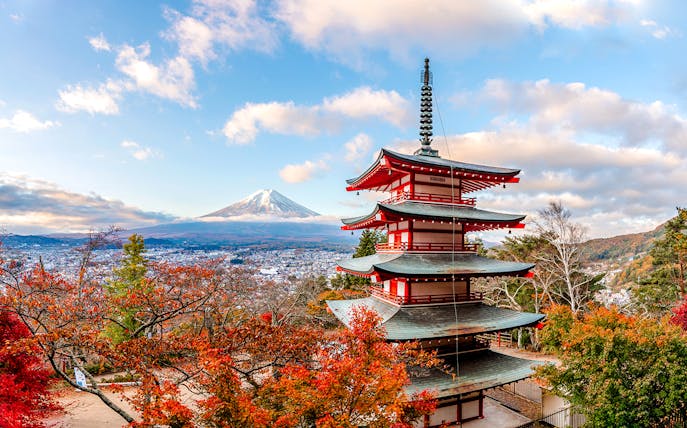 Chureito Pagoda with Mount Fuji in the background from Arakurayama Sengen Park.