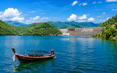 From Chiang Mai: Bua Thong Sticky Waterfalls and Mae Ngat Dam Boat Tour