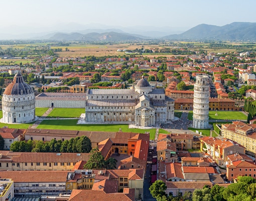 Proximity and connection to Pisa Cathedral Complex