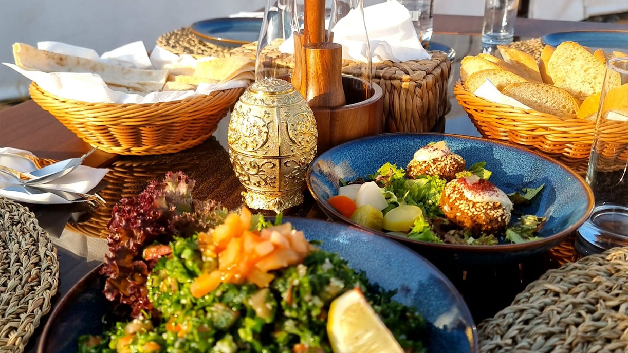 Dubai Desert Nature Safari - What to eat?