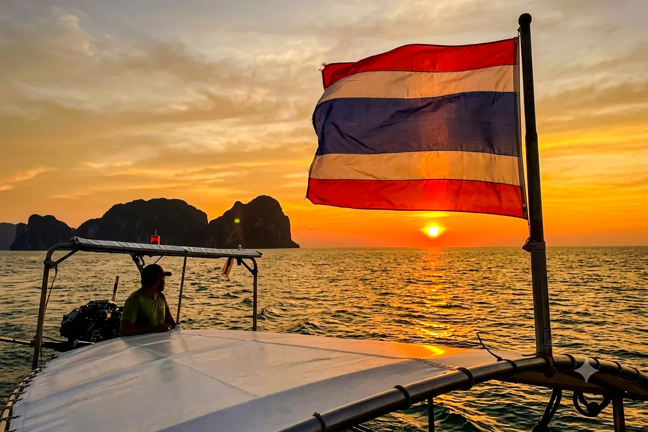 tour di snorkeling in barca a coda lunga per gruppi piccoli alle isole phi phi con partenza da koh phi phi, senza la tassa d'ingresso al parco nazionale-10