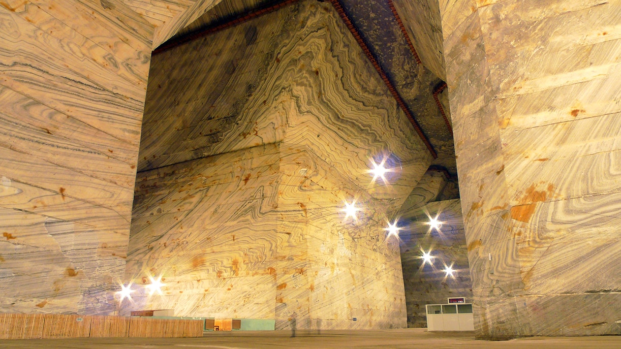 https://cdn-imgix.headout.com/media/images/30a0105a1c03efedaa0fd0020bfe9099-21323-bucharest-bucharest-slanic-salt-mine-entrance-ticket-with-transfer-06.jpg