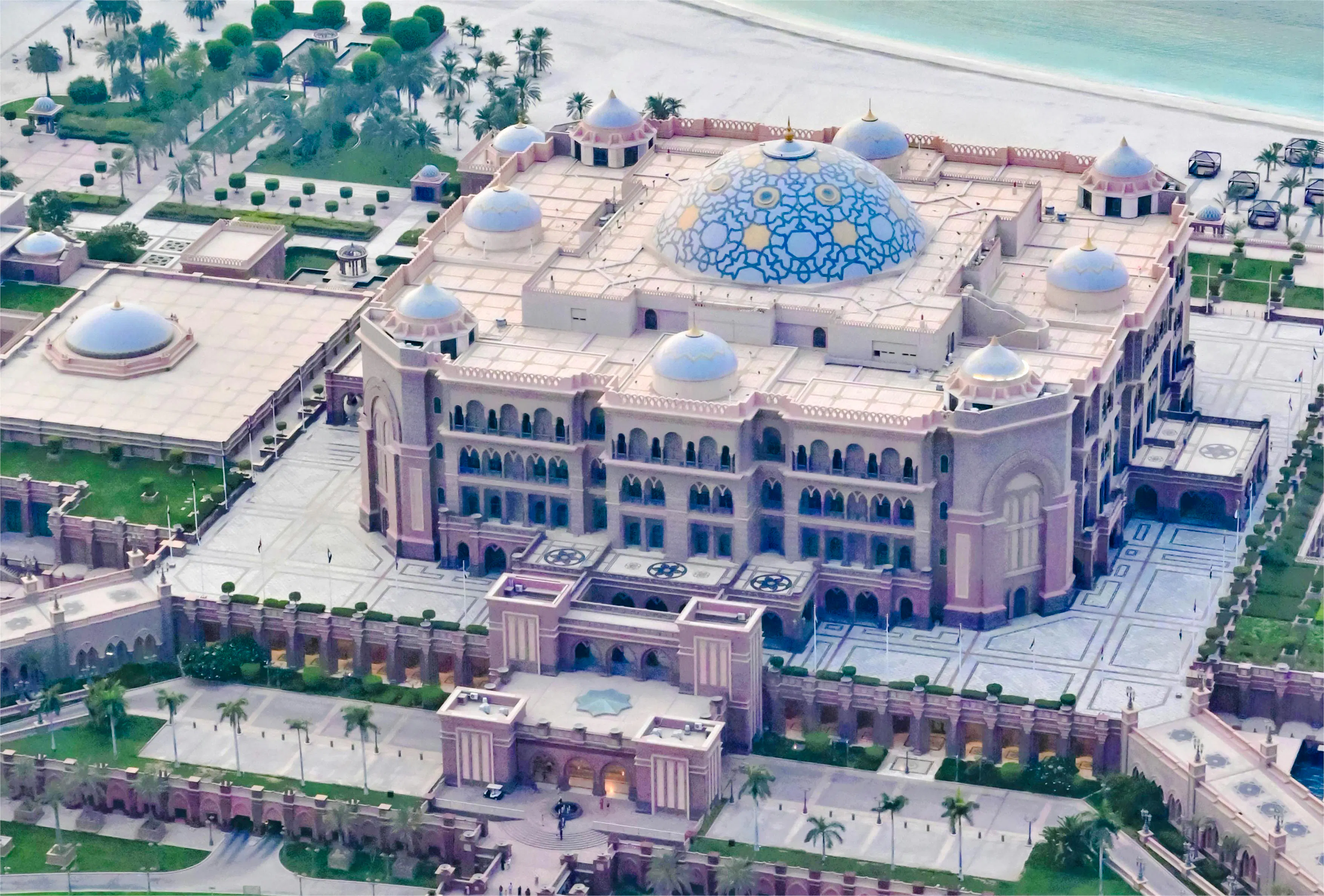 abu dhabi city tour with sheikh zayed grand mosque-7