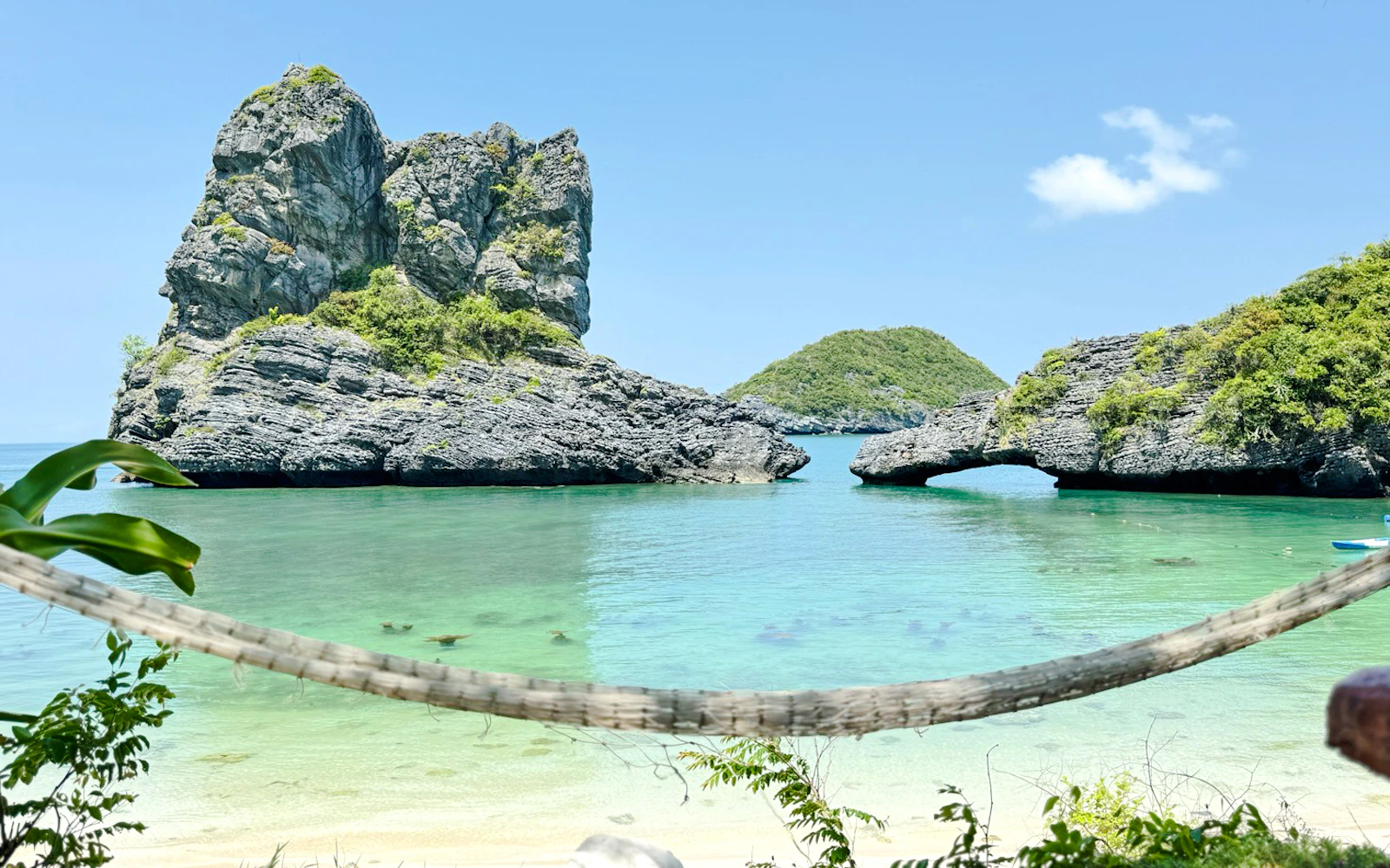 From Ko Samui: Ang Thong National Marine Park Speedboat Tour with Snorkeling and Kayaking