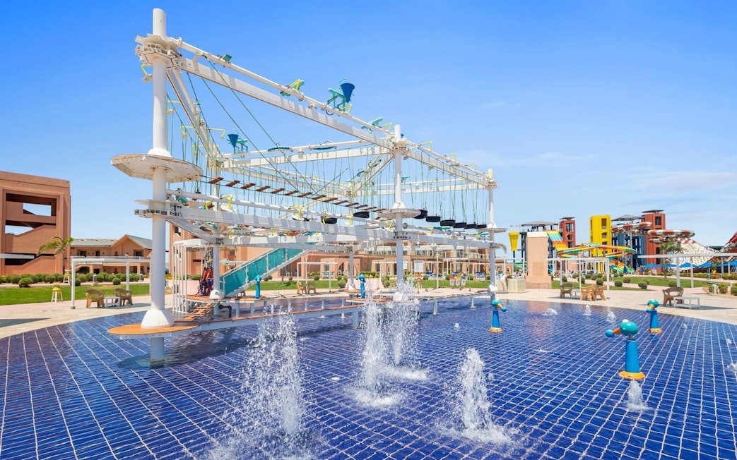 Rope course and fountains at Neverland Waterpark, Pickalbatros, Hurghada.