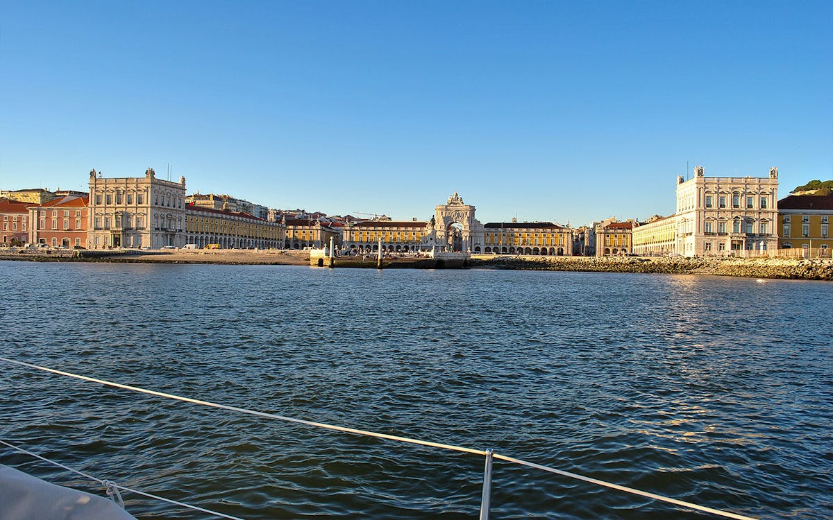 sailing cruise on tagus river-10 sailing cruise on tagus river-10