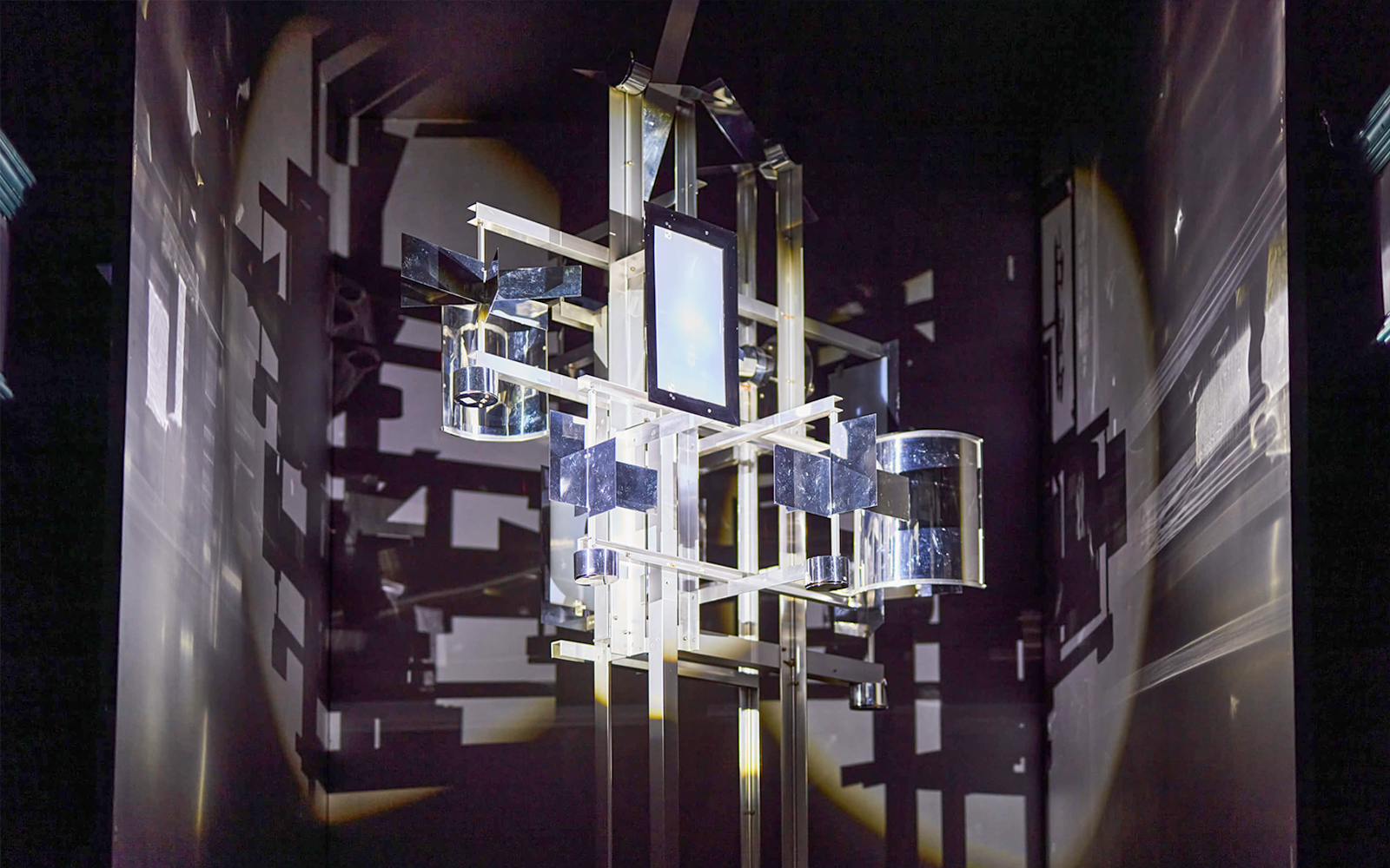 Light Art Museum Budapest- Levitating Sculptures