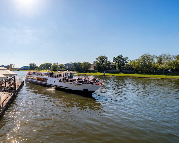 Krakow Vistula River Evening Sightseeing Cruise with Guide (Product 45509)