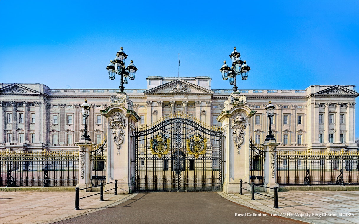 Buckingham Palace gates, London, featured on the Royal Walking Tour.