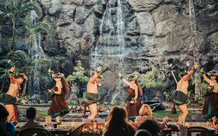 Polynesian Cultural Center: Aliʻi Lūʻau, Hā Show Package with Guided Tour