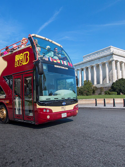 Big Bus tour in Washington DC passing the Lincoln Memorial.