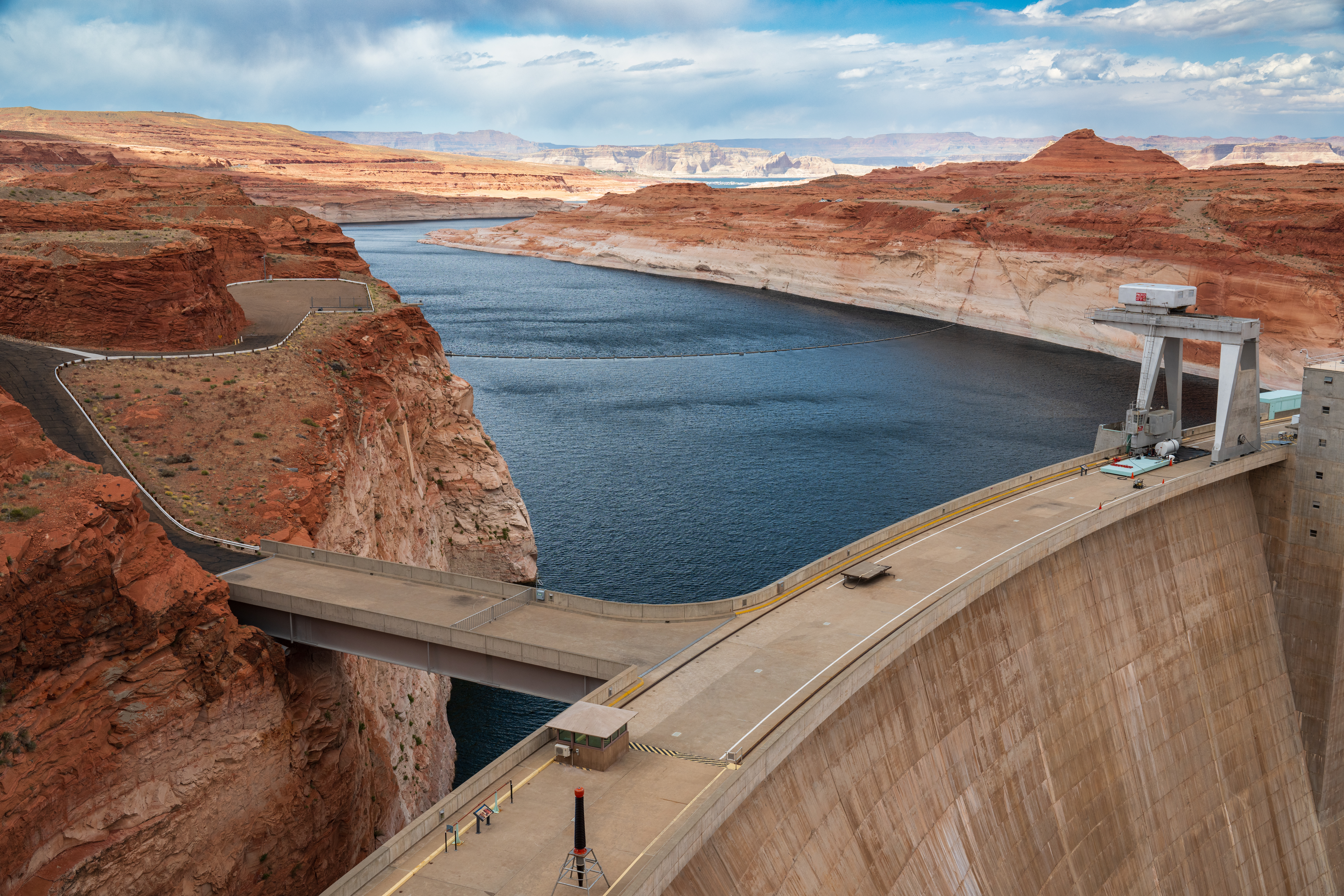 Glen Canyon Dam Overlook with view of Colorado River and red rock formations.