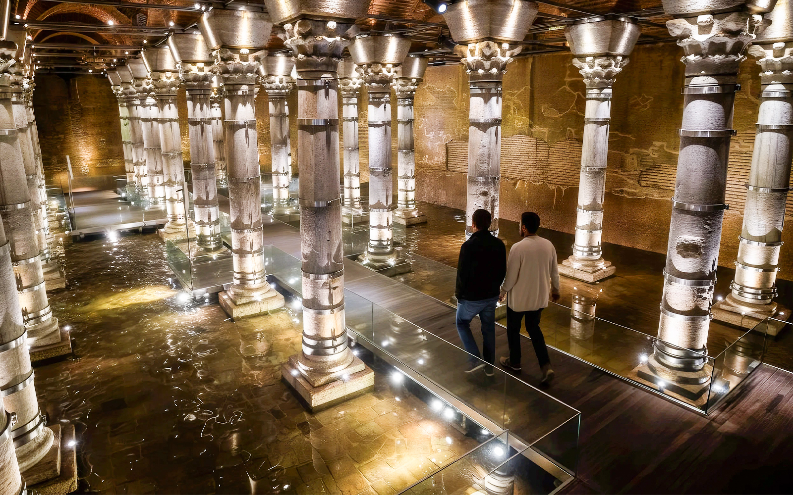 People walking inside the Theodosius Cistern 