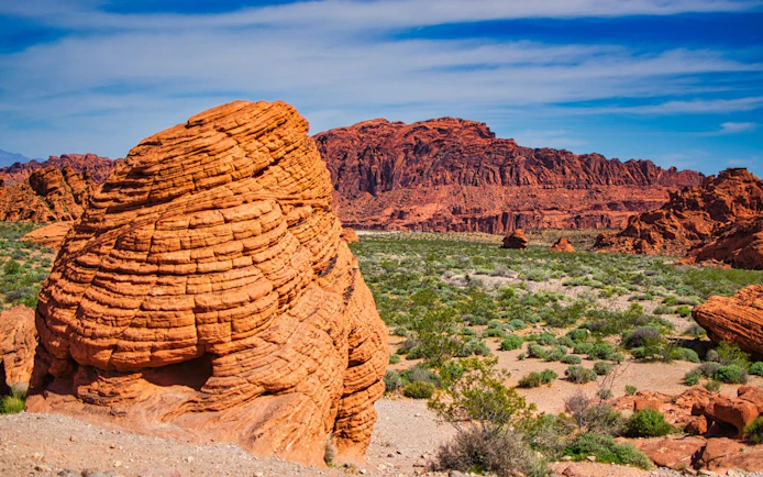 Valley of Fire red rock formations and desert landscape on guided tour from Las Vegas.