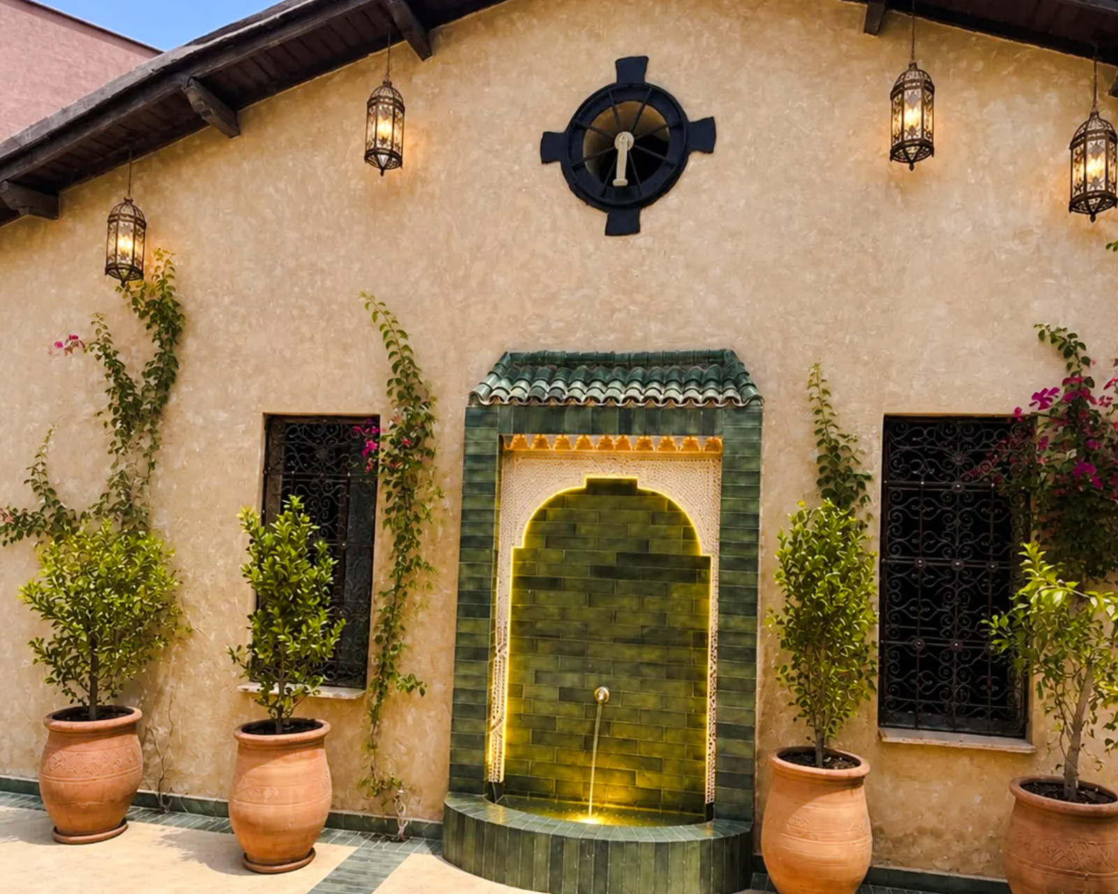 {
  "experiencename": "marrakech: la gare de la médina 1924 museum with 3-course moroccan meal"
}-8