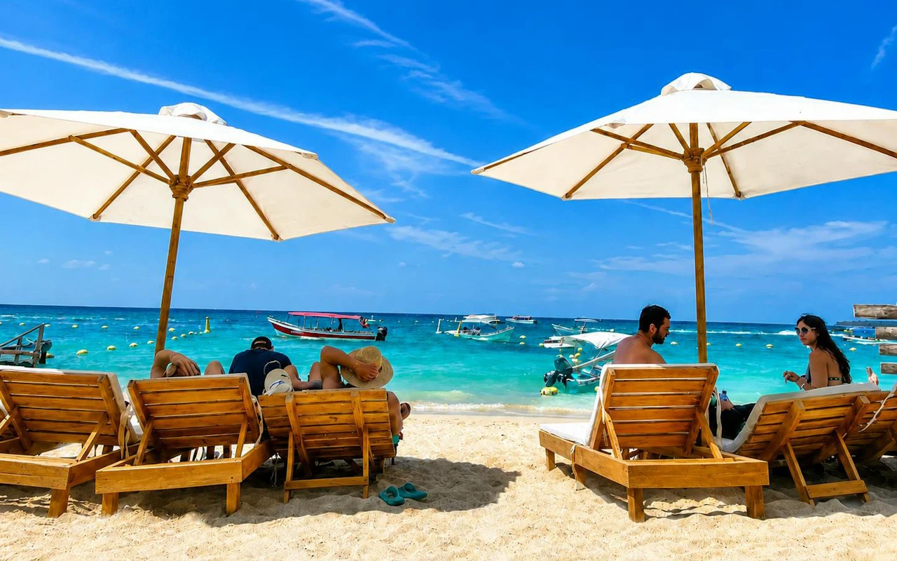 From Cartagena: Rosario Islands and Playa Blanca Day Trip with Snorkeling and Lunch