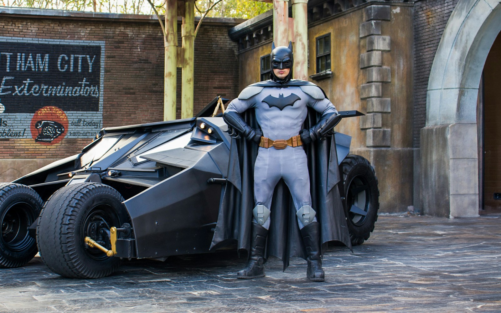 Batman with Batmobile at Parque Warner in Madrid.