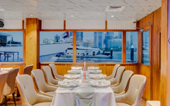 middagscruise i dubai marina med internasjonal buffé og liveunderholdning-3