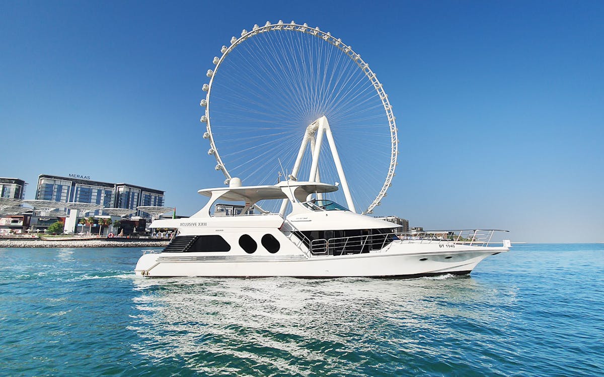 1-hour yacht cruise in dubai marina-6 1-hour yacht cruise in dubai marina-6