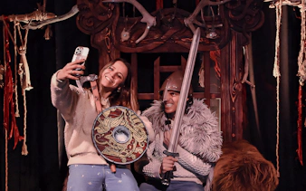 „vikings: die odyssee bis ans ende der welt“ in der cité immersive in nizza – tickets-3