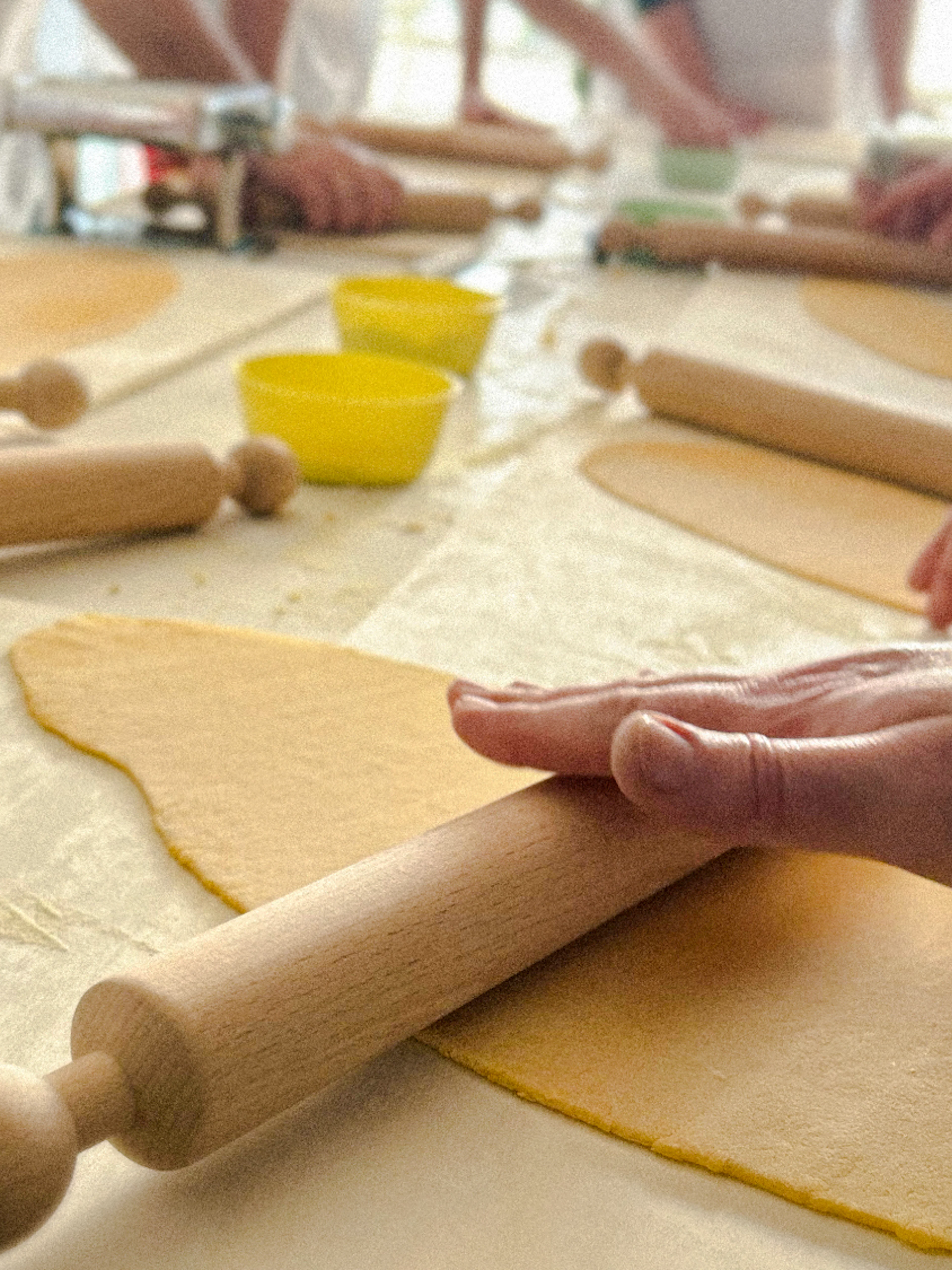 cours de cuisine à rome : préparation de fettuccine, accompagnées de biscuits au vin-1