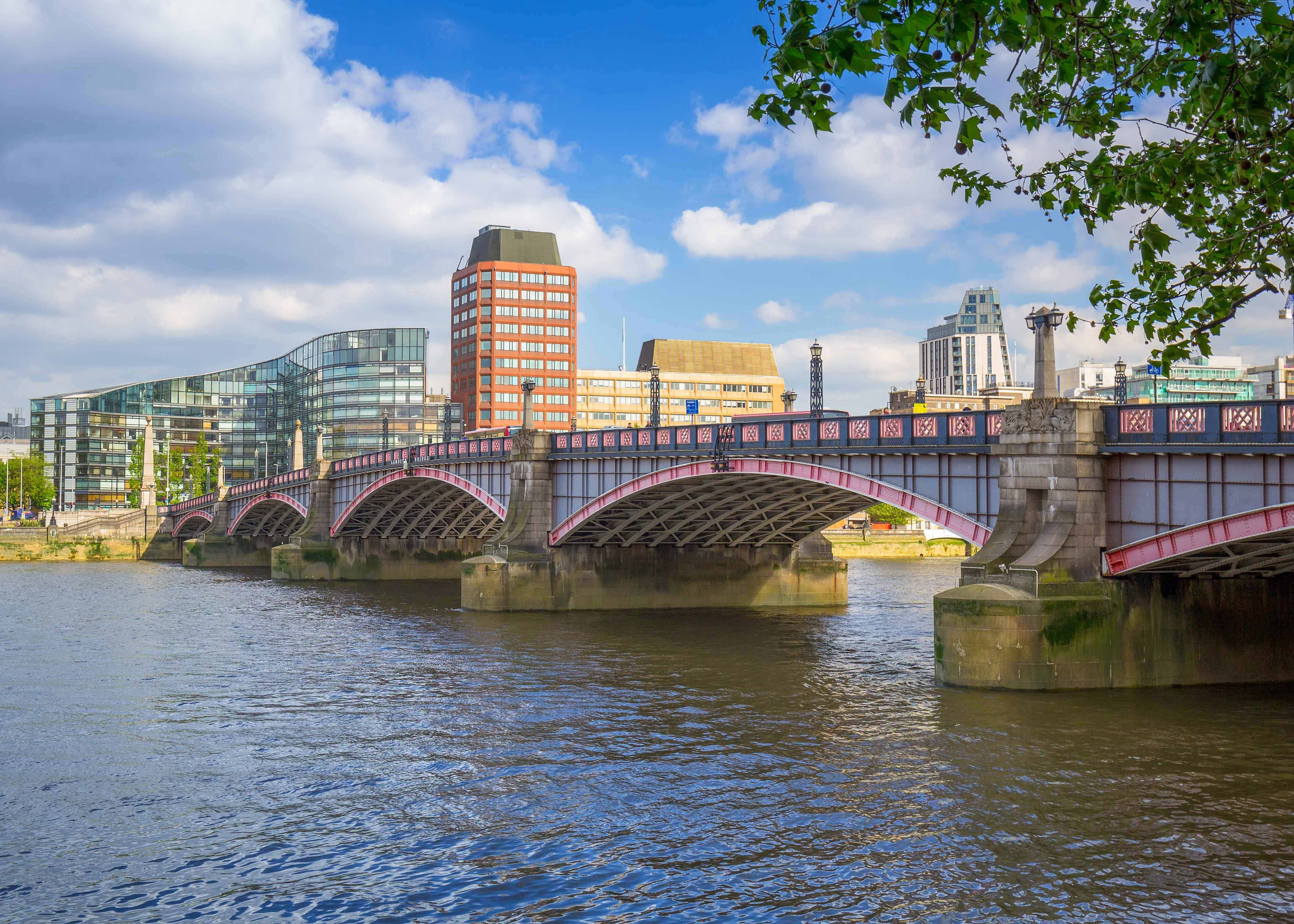 lambeth bridge