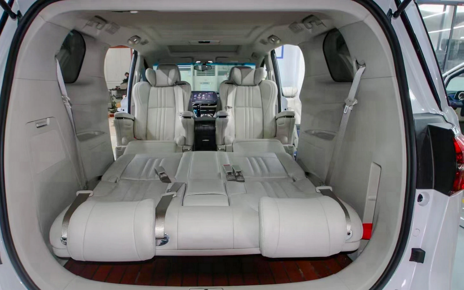 Beijing Private Arrival Transfer from PEK or PKX to City Hotels Image 3