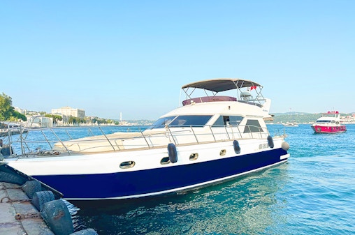 Bosphorus & Golden Horn Sunset Yacht Cruise with English-Speaking Guide