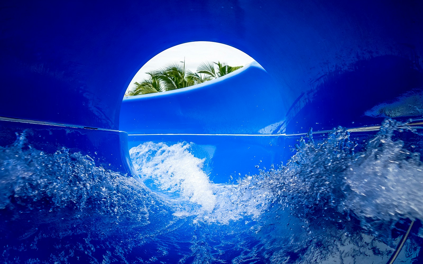 Blackout at Aquaventure Waterpark