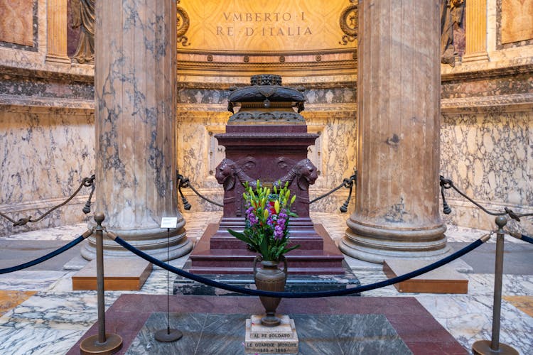 rome pantheon tomb