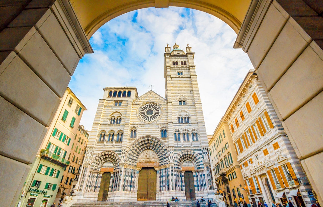 Genoa City Sightseeing Bus Tours
