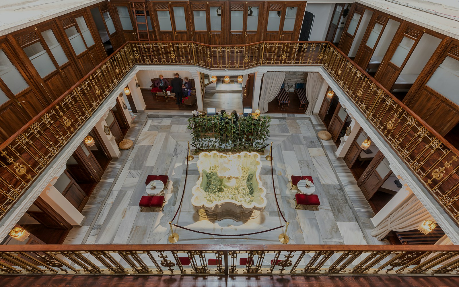 Inside Cagaloglu Hammam