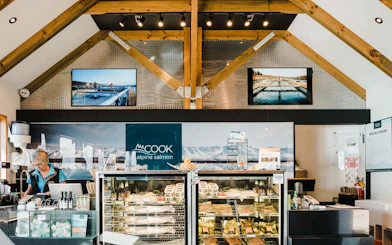 From Christchurch: Private Mount Cook Day Trip via Lake Tekapo and Lake Pukaki with Salmon Tasting