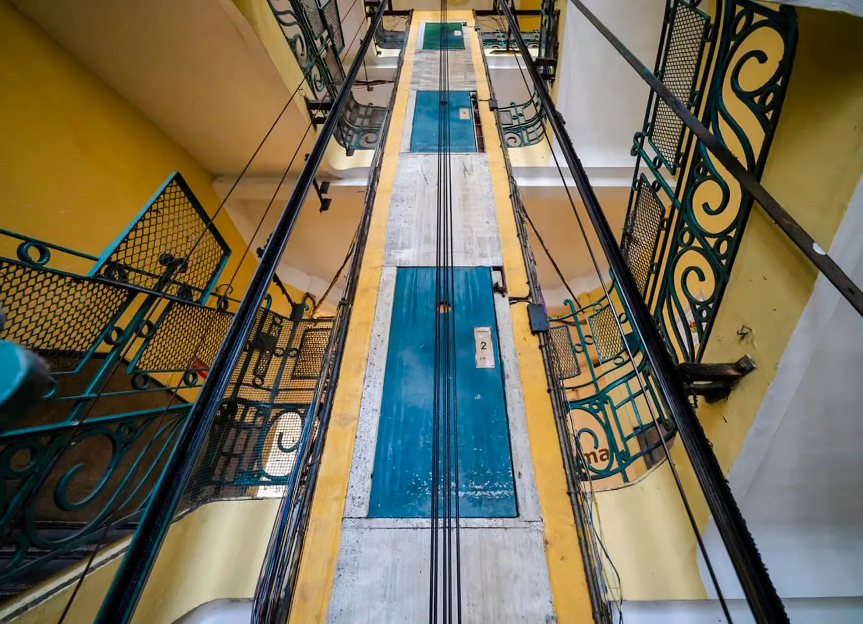 Ho Chi Minh City: Iconic Apartments Walking Tour