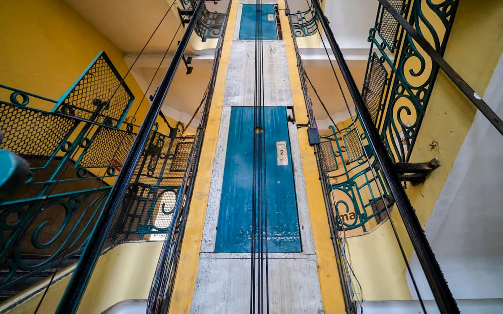 Ho Chi Minh City: Iconic Apartments Walking Tour