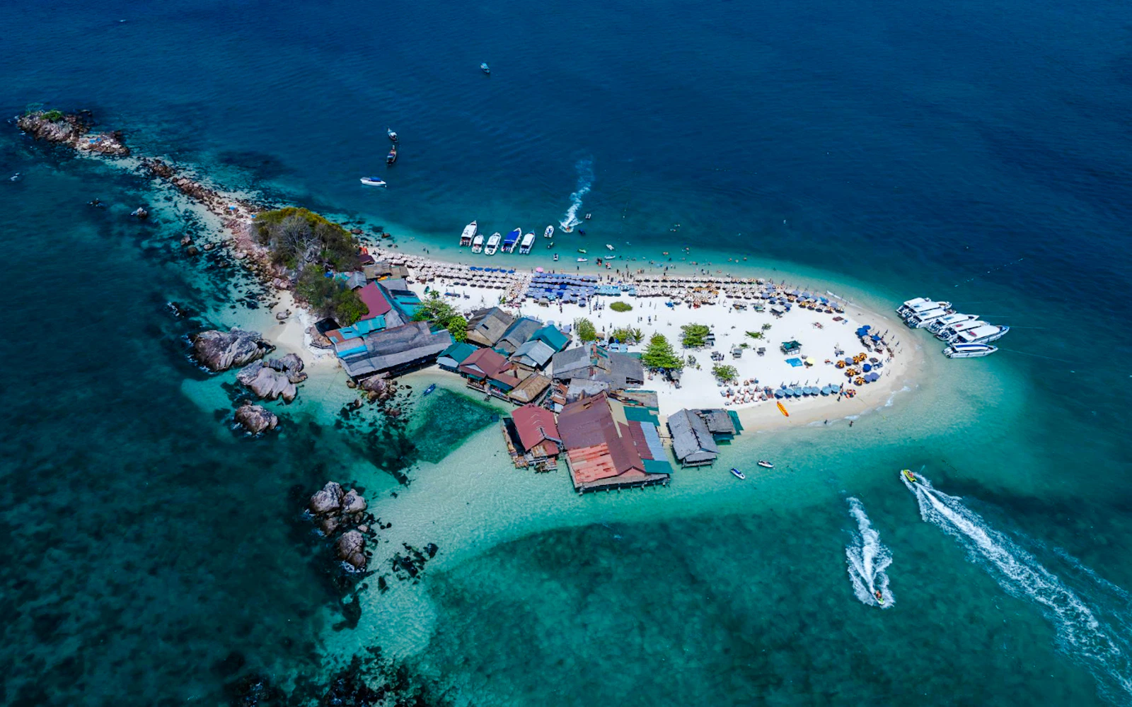 From Phuket: 3 Khai Islands Speedboat Tour with Hotel Transfers (Product 54414)