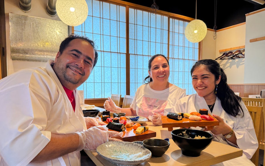kurs gotowania sushi w tokio w sklepie sprzedawcy tuńczyka w shibuya-1