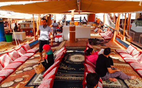 dubai'den: otel transferleri ve öğle yemeği dahil musandam dibba dhow tekne turu günübirlik gezisi-1