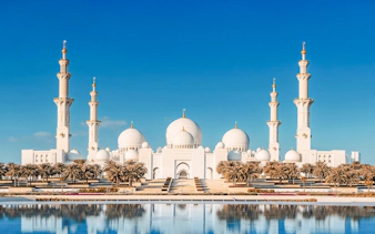 stadtrundfahrt durch abu dhabi mit besuch der scheich-zayid-moschee-2