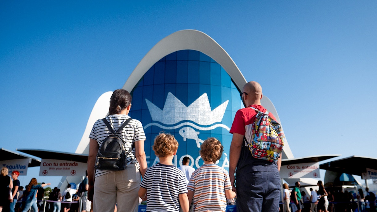 Family at Oceanogràfic Valencia