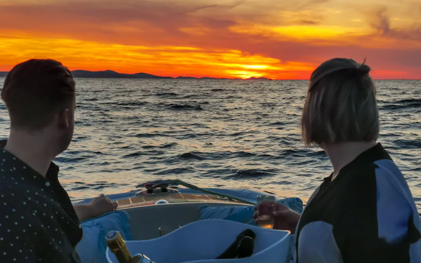 From Zadar: Sunset Speedboat Cruise with Unlimited Sparkling Wine