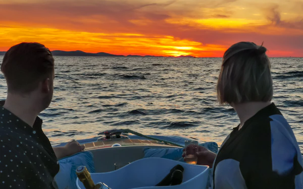 From Zadar: Sunset Speedboat Cruise with Unlimited Sparkling Wine
