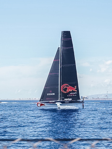 Prestigious teams and traditions