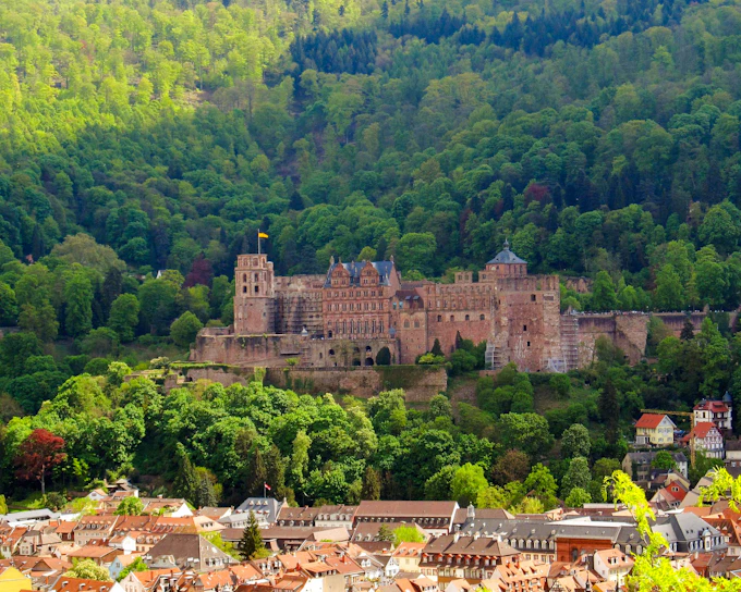 Heidelberg Old Town Private Walking Tour with Castle Entry