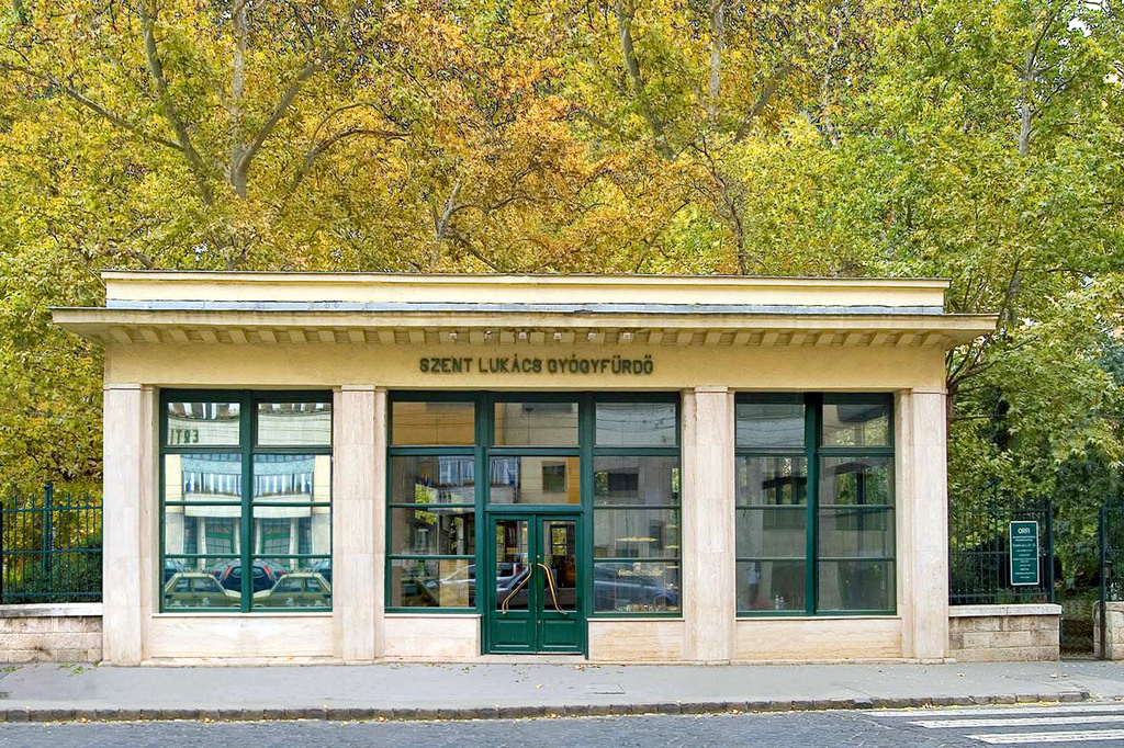 Lukacs Baths Timings