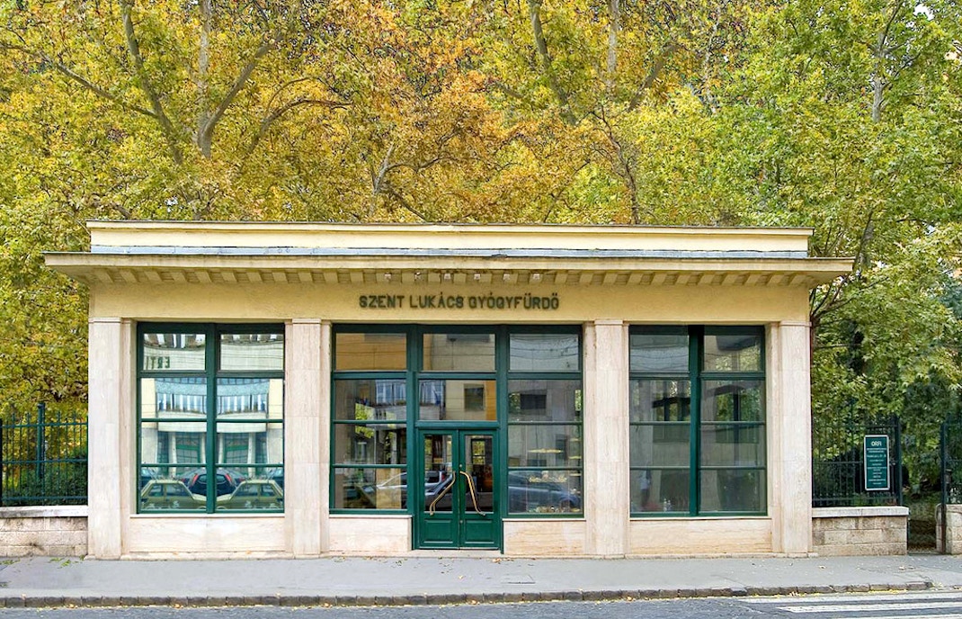 Lukacs Baths Timings