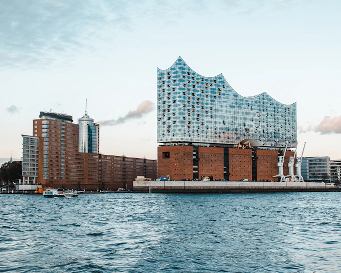 Elbphilharmonie Exterior Guided Walking Tour