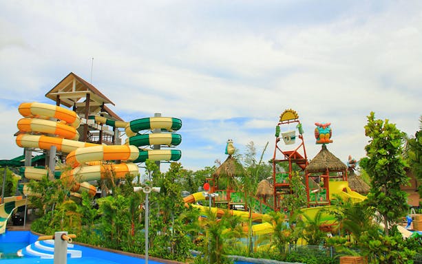 Water slides and play structures at Amverton Riverine Splash water park.