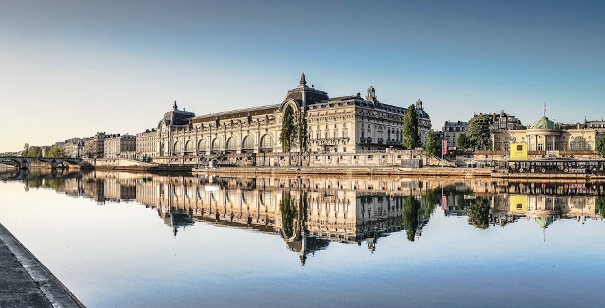 Emily em Paris Tours oficiais